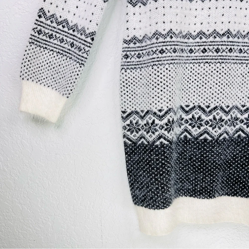 NWT Cupcakes and Cashmere Black & Ivory Fair Isle Snowflake Sweater Dress Large